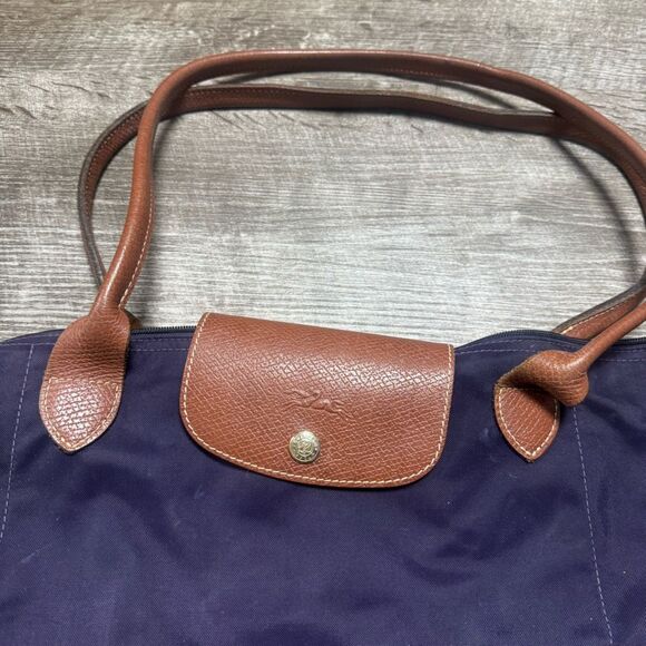 Longchamp Le Pliage Nylon Medium Shoulder Tote in Purple - Picture 2 of 10